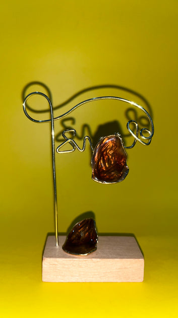 Enameled amber gold